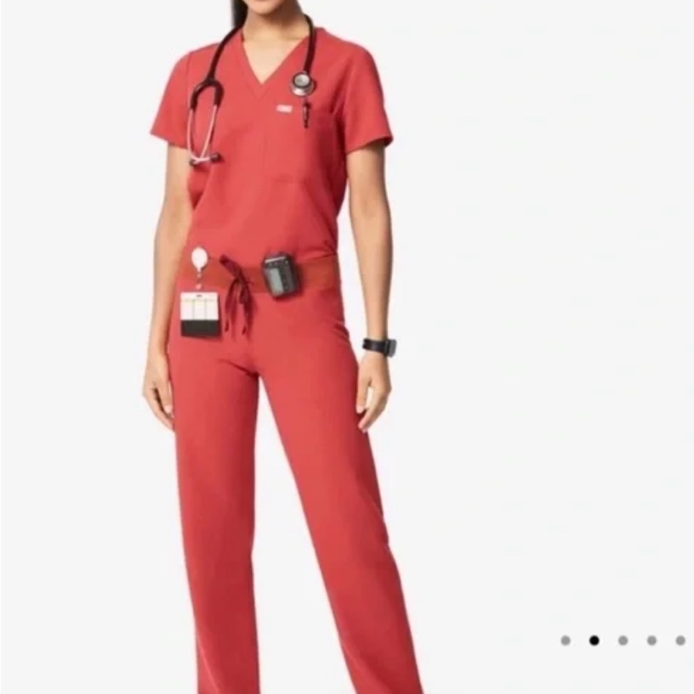 FIGS Clay Catarina small top and Kade Cargo Medium Tall pants
